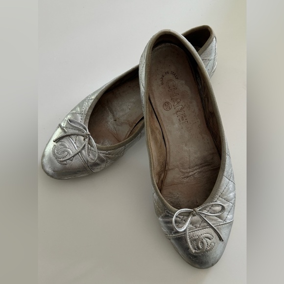 CHANEL QUILTED LEATHER CAP TOE BALLERINA FLATS - Picture 1 of 5